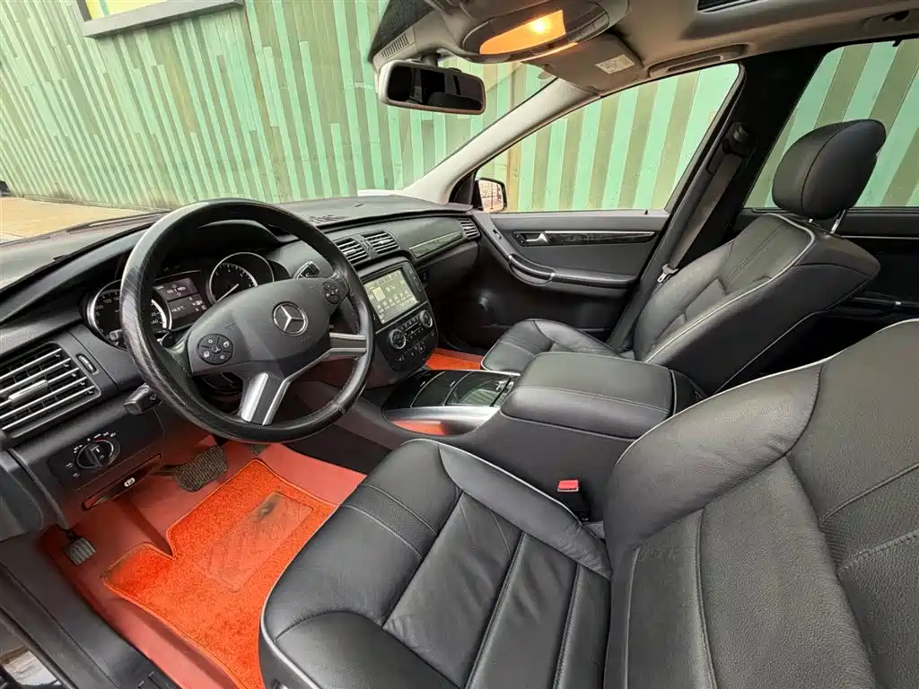 Mercedes-Benz R-Class 2017 R 320 4MATIC Luxury Collector's Edition фото 3