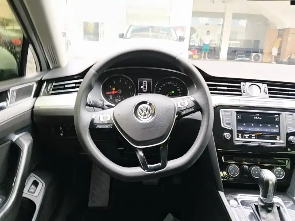 Photo 17 - Volkswagen Magotan