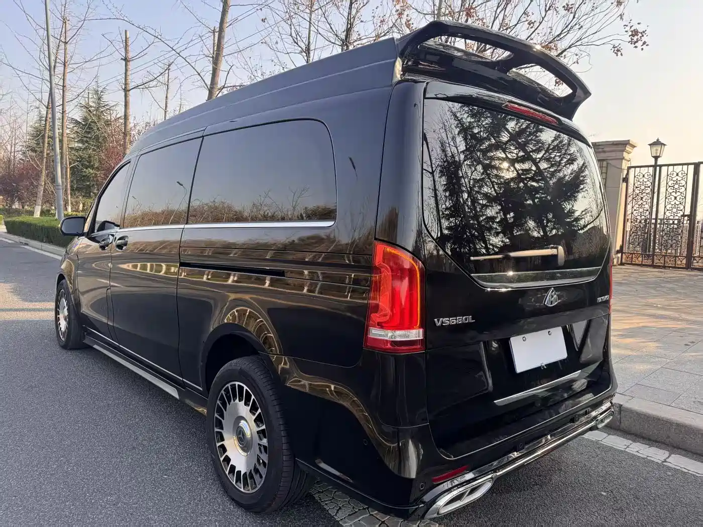 Mercedes-Benz V-Class 2020 Model V 260 L Long Wheelbase Luxury фото 4