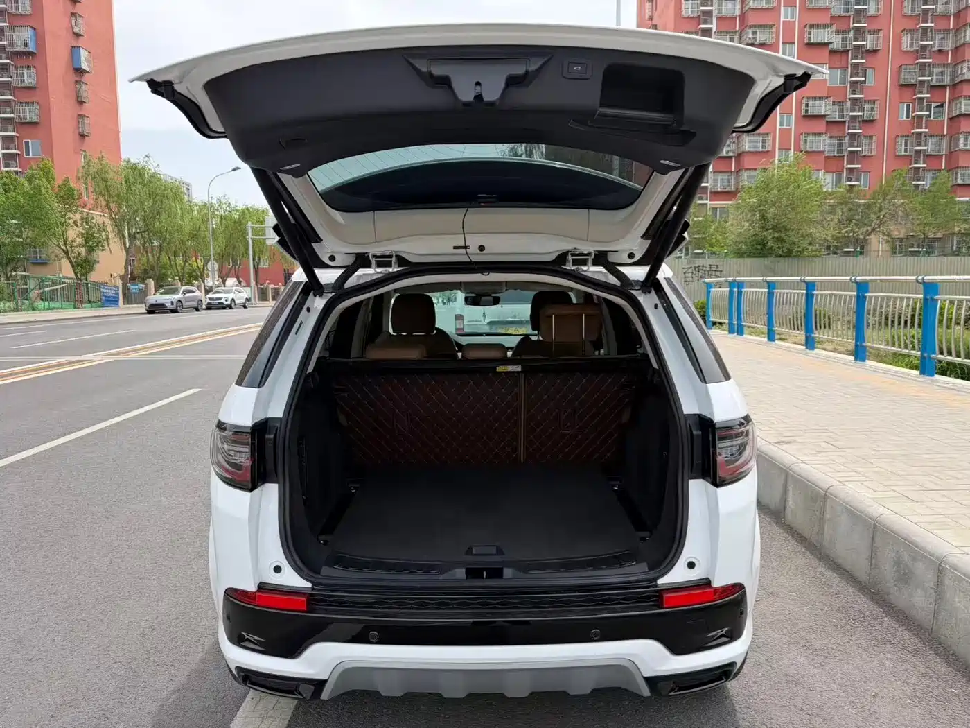 LAND ROVER DISCOVER SPORTS