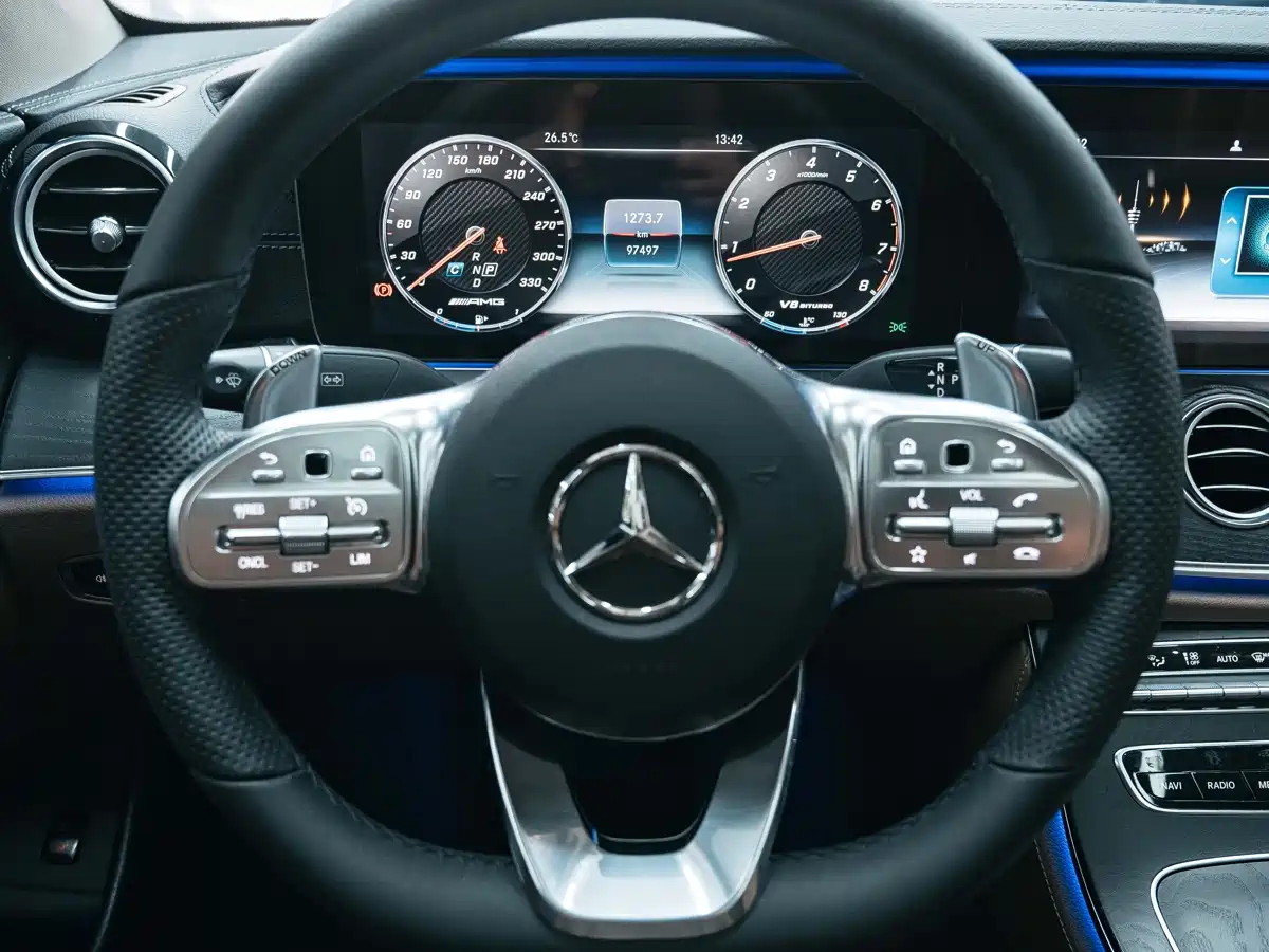Mercedes-Benz E-Class 2017 E 300 L Sport Fashion фото 13