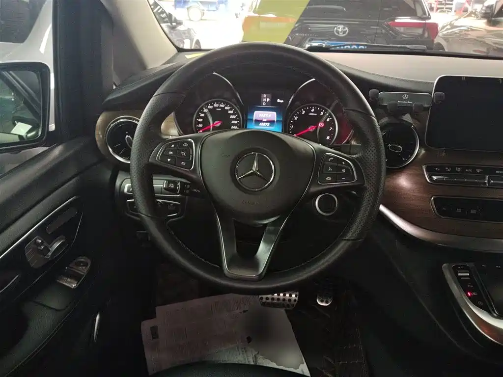 Mercedes-Benz V-Class 2020 Model V 260 L Long Wheelbase Luxury фото 11