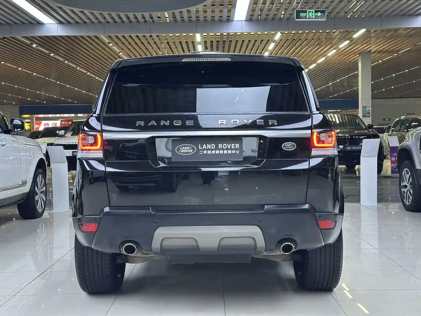 Land Rover Range Rover Sport 2016 Model 3.0 SC V6 SE фото 6