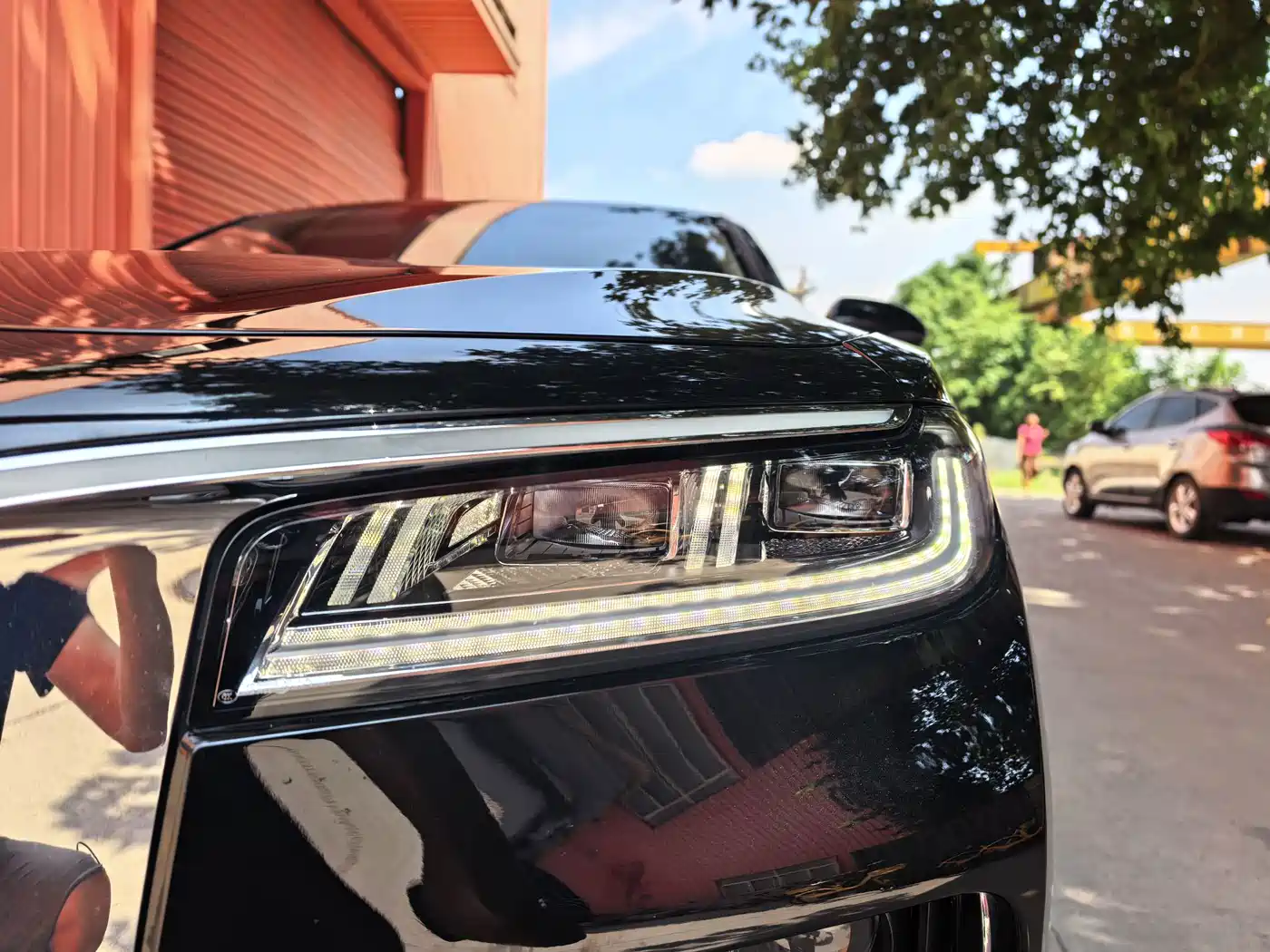 صورة 8 - Hongqi H9