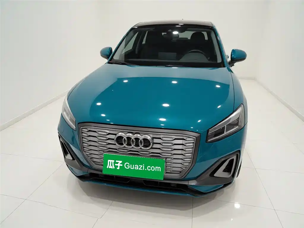 AUDI Q2L E-TRON