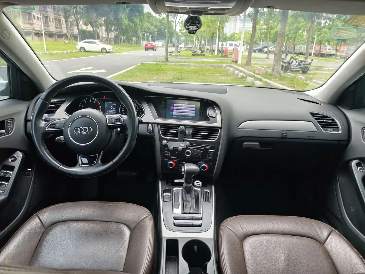 Audi A4L 2013 35 TFSI Automatic Standard фото 16