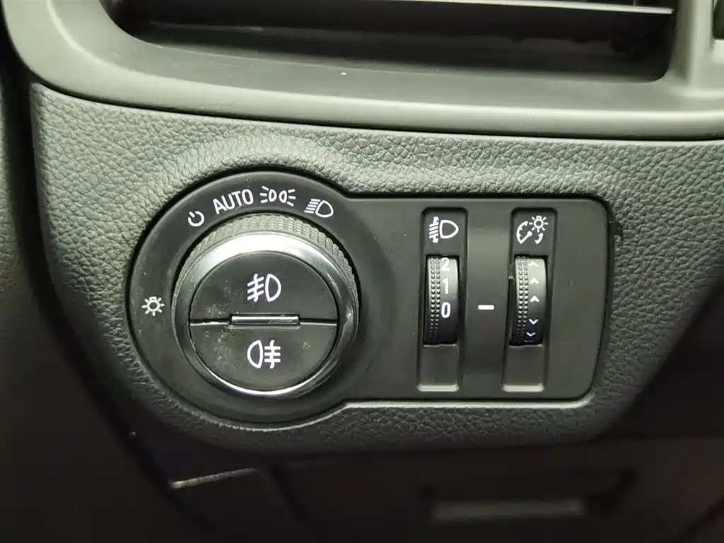 Buick Envision Plus 2019 20T FWD Leading Model China VI фото 21