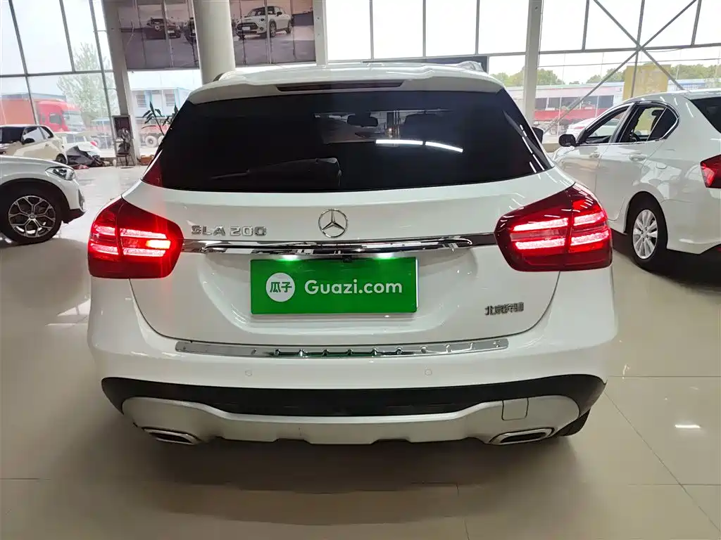 Mercedes-Benz GLA 2018 GLA 200 Dynamic фото 4