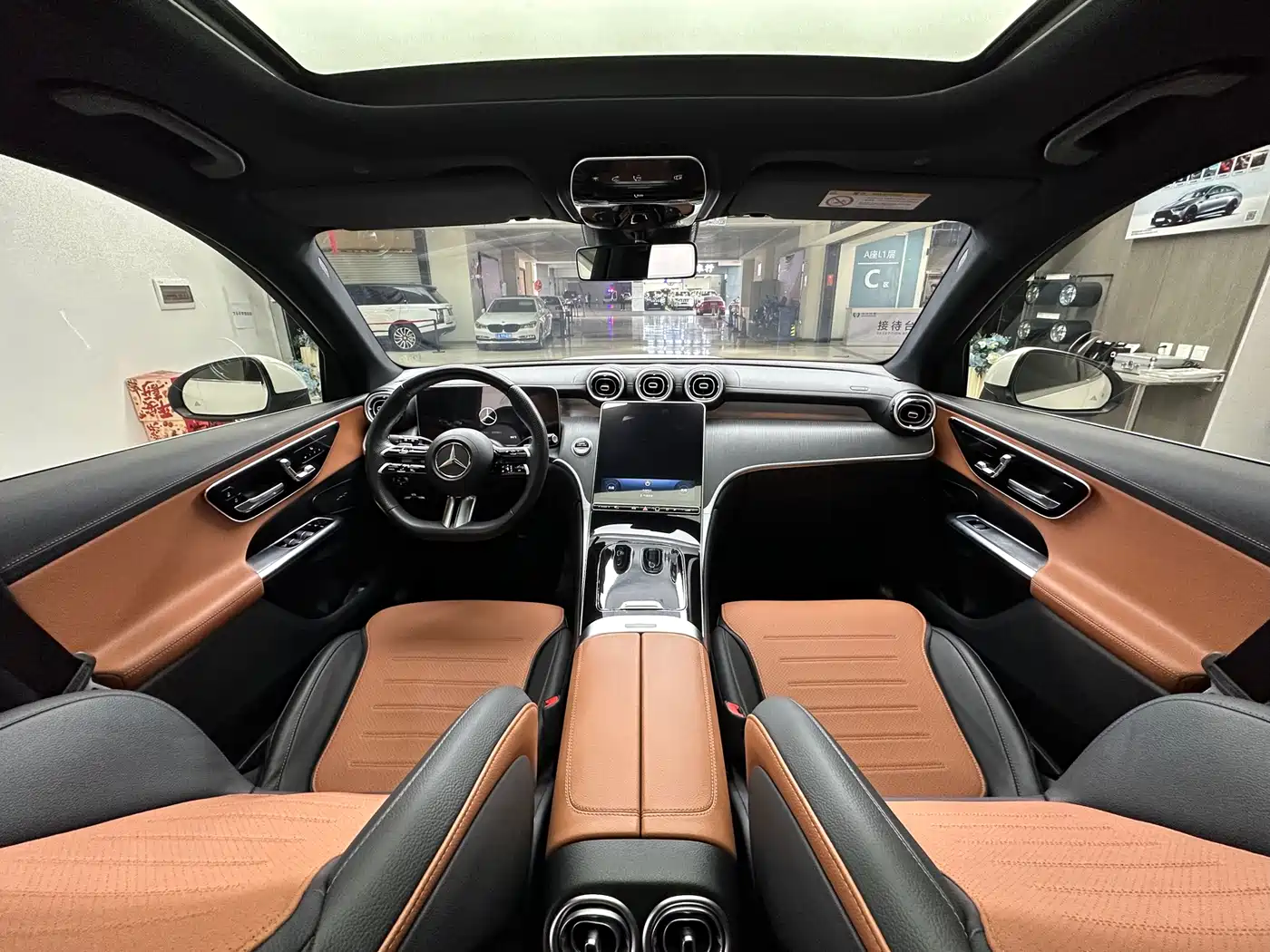 Mercedes-Benz GLC 2024 GLC 260 L 4MATIC Luxury 5-seater фото 9