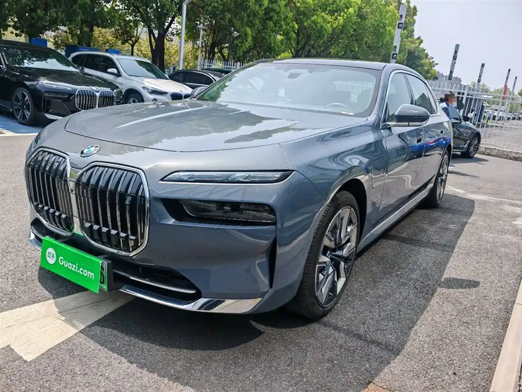 BMW i7 2023 eDrive50L Premium M Sport Package фото 2