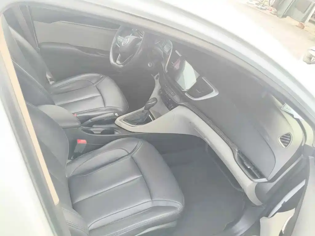 Фото 10 - Buick Excelle
