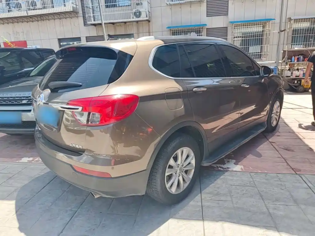 Photo 7 - Buick Envision Plus