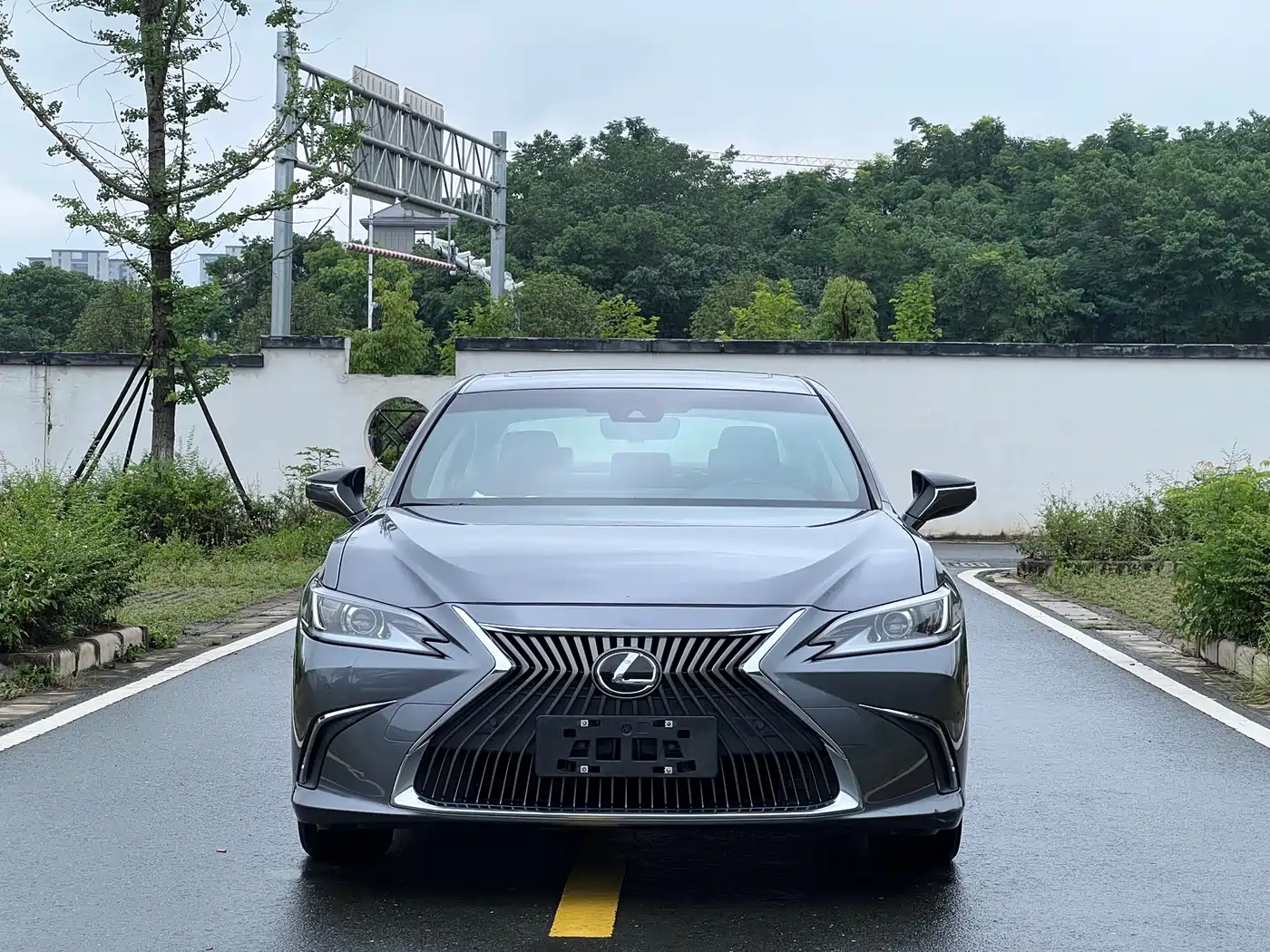 Фото 2 - Lexus ES