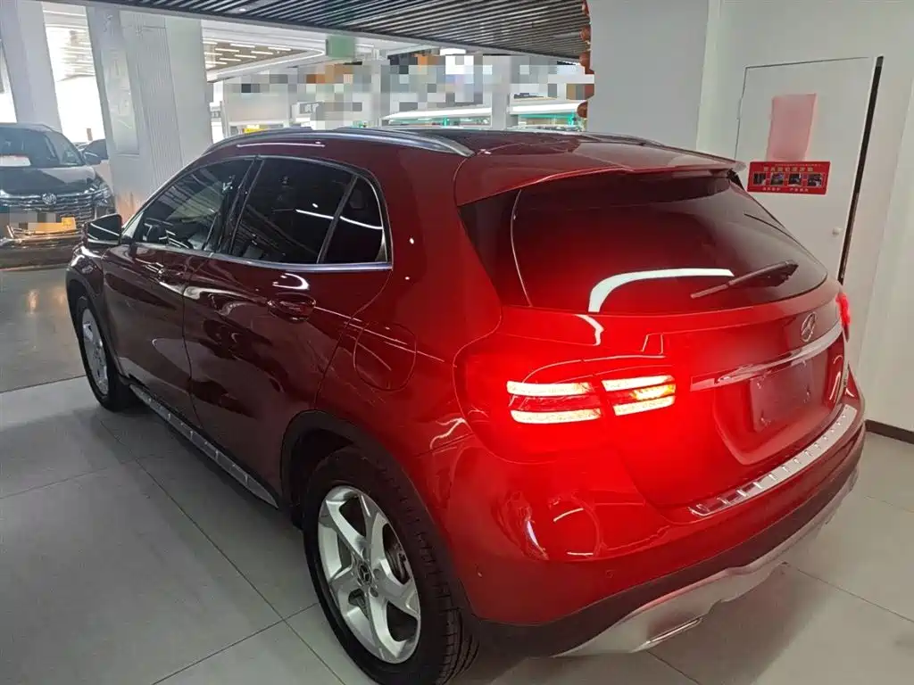 Mercedes-Benz GLA 2018 GLA 200 Dynamic фото 23