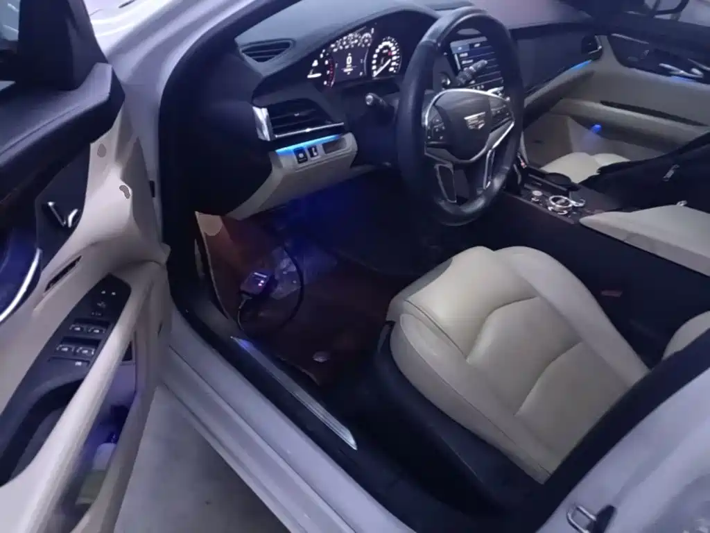 Фото 16 - Cadillac CT6