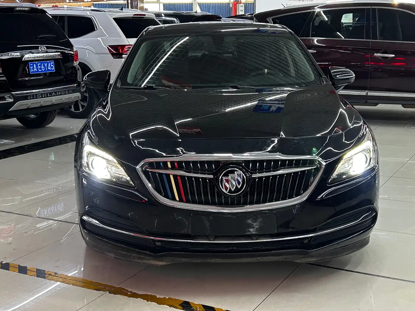 Buick LaCrosse 2016 Facelift 28T Elite фото 2