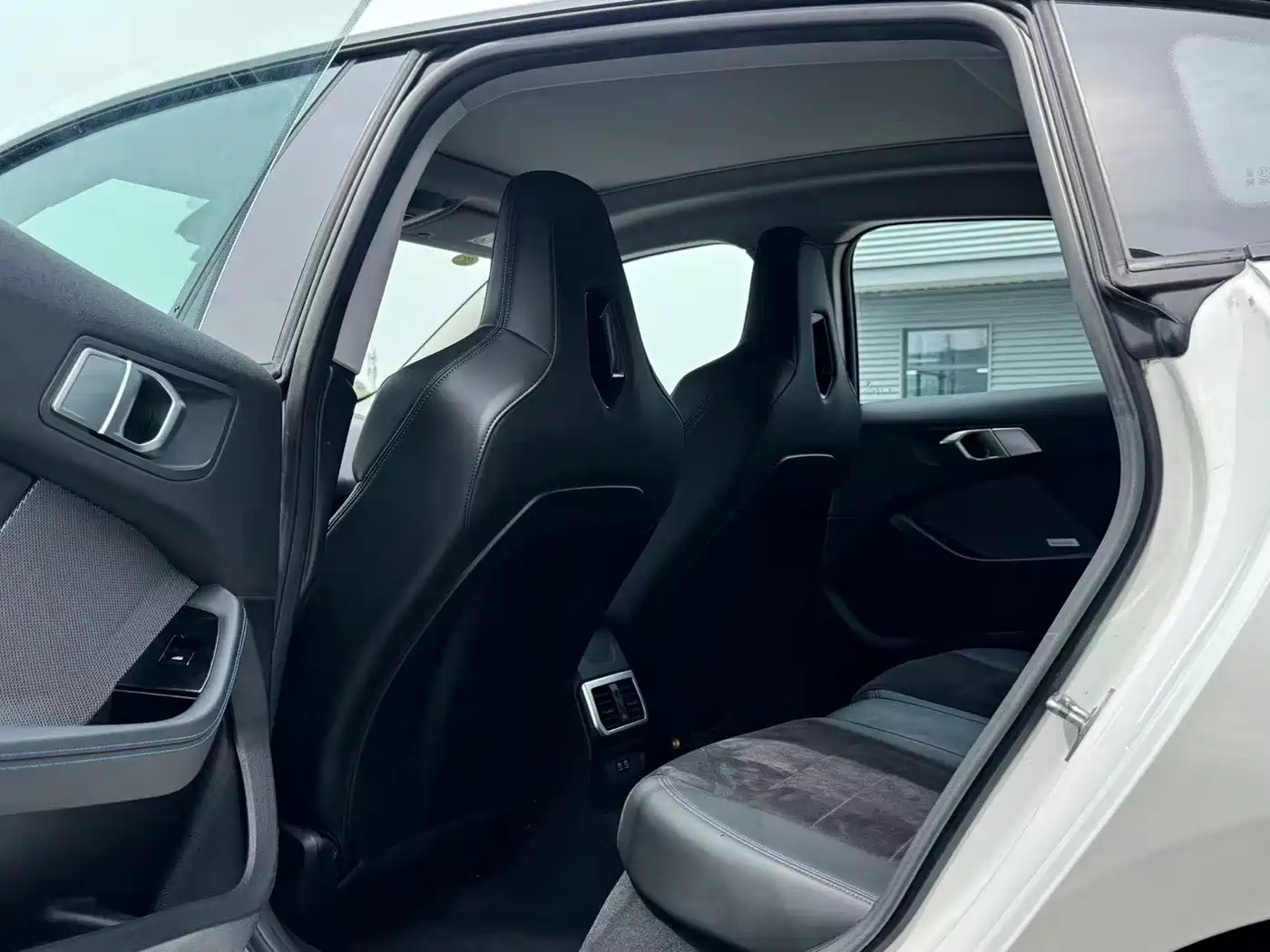 BMW 2 Series 2025 225L M Sport Moonlight Package фото 8