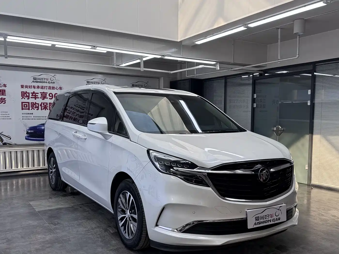 Buick GL8 2021 ES Landlord 653T Premium фото 3