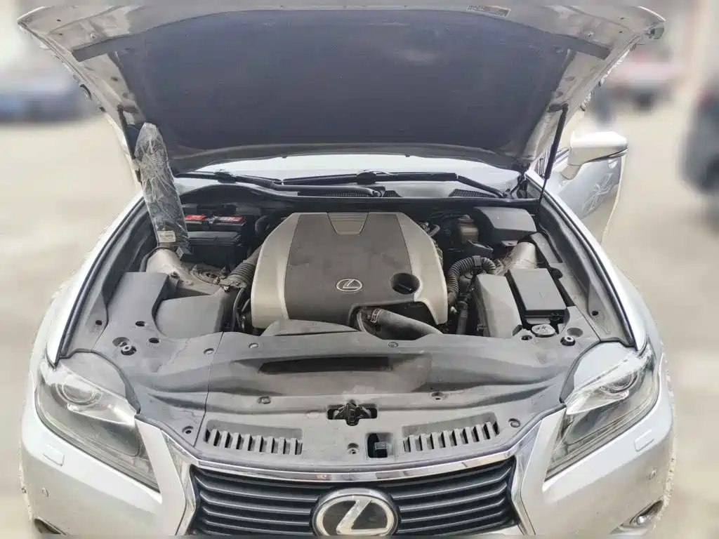 Фото 3 - Lexus GS