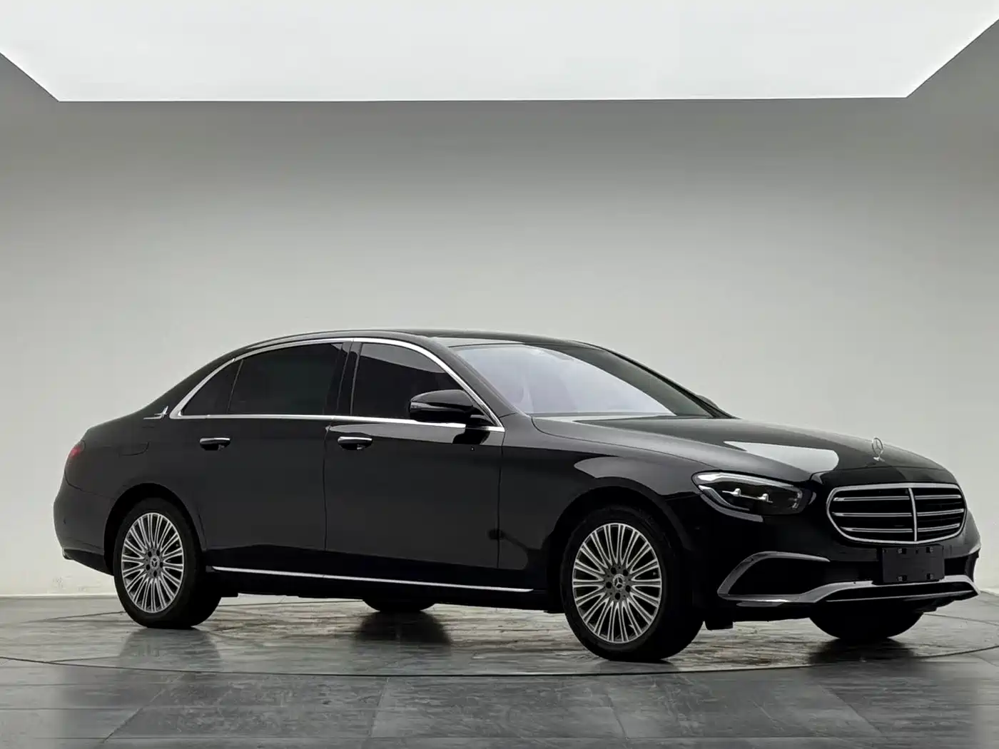 Mercedes-Benz E-Class 2022 E 300 L Fashion