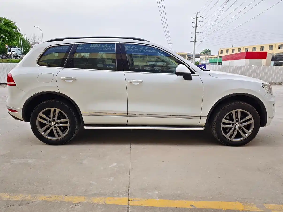 Volkswagen Touareg 2017 3.0TSI Explorer Edition фото 4