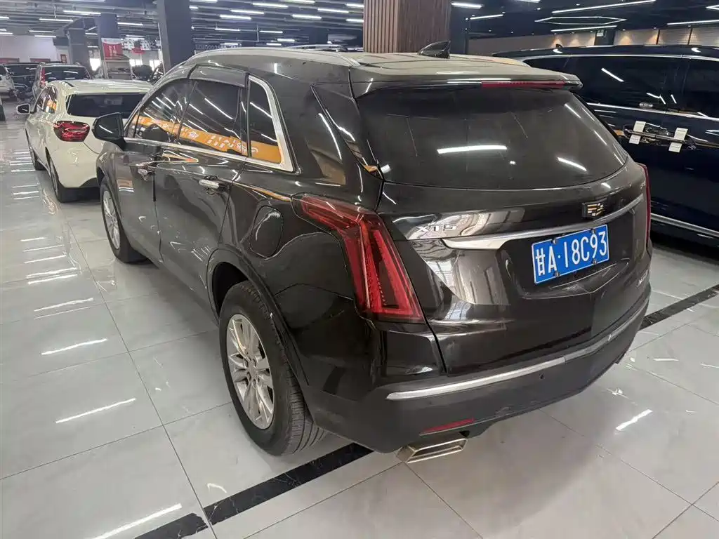 CADILLAC XT5