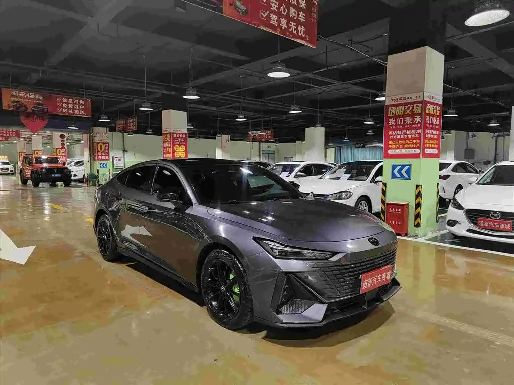 Changan UNI-V 2025 2024 1.5T Deluxe