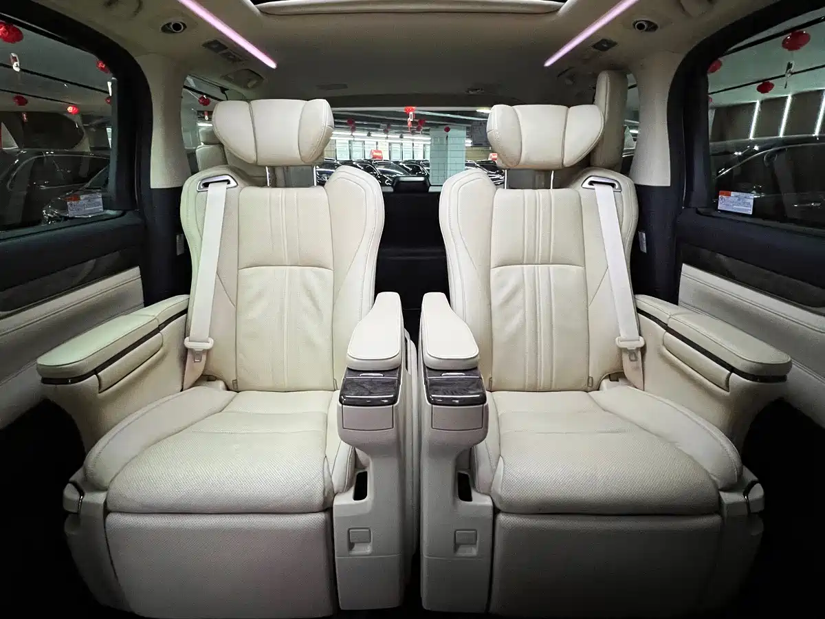 Toyota Alphard 2021 Hybrid 2.5L Premium фото 10