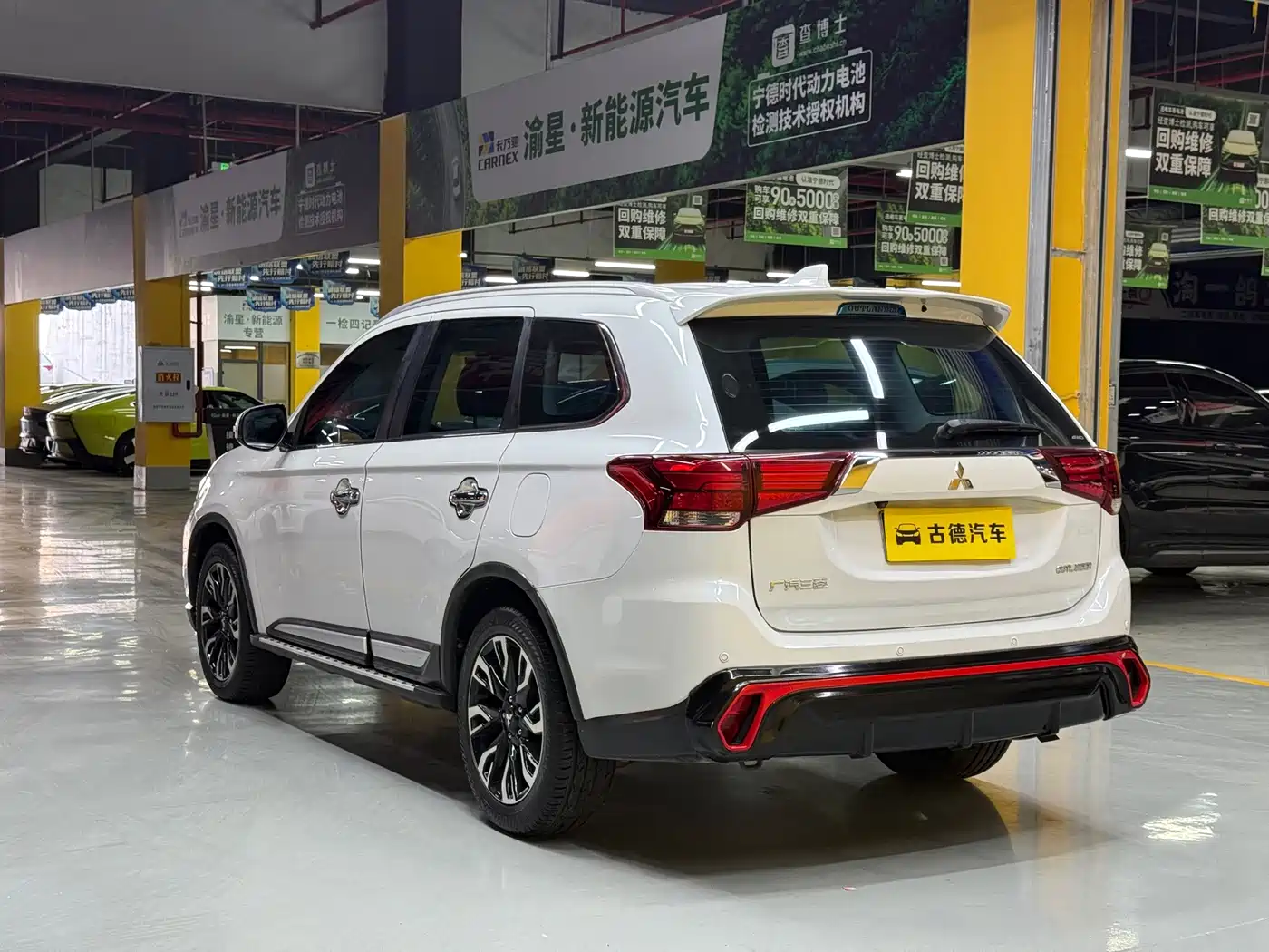 Фото 7 - Mitsubishi Outlander