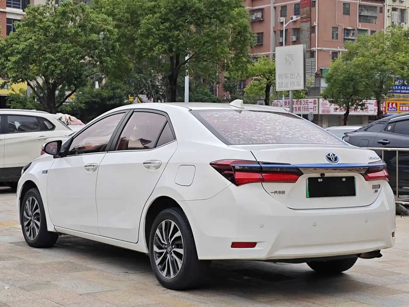 Toyota Corolla 2022 Hybrid 1.8L E-CVT Pioneer Edition фото 5