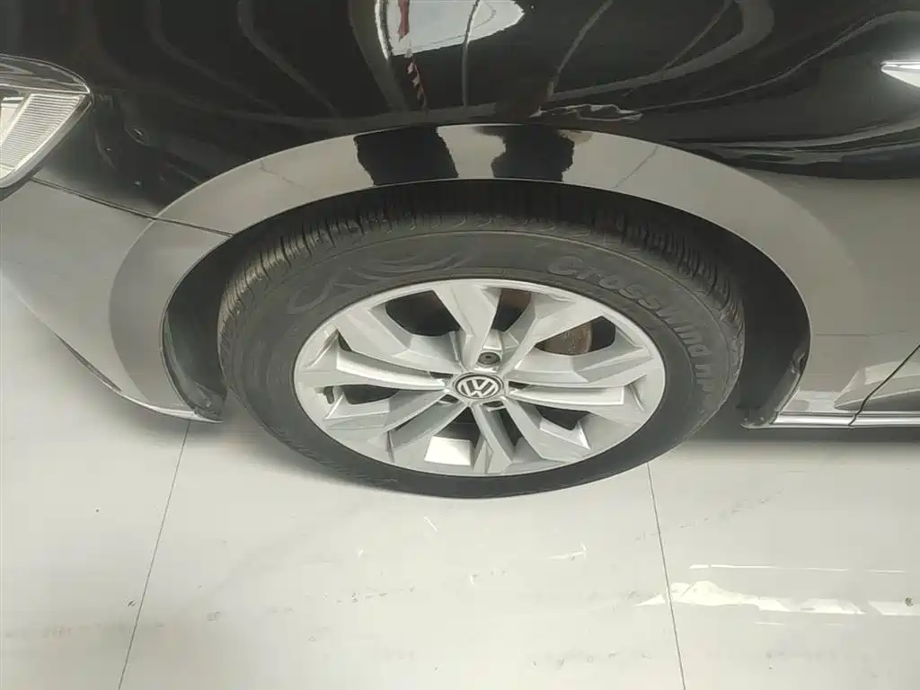 Volkswagen Magotan 2017 330TSI DSG Luxury фото 23