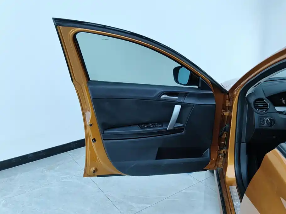 MG MG6 2014 2014 Hatchback 1.8L Automatic Driving Value Edition