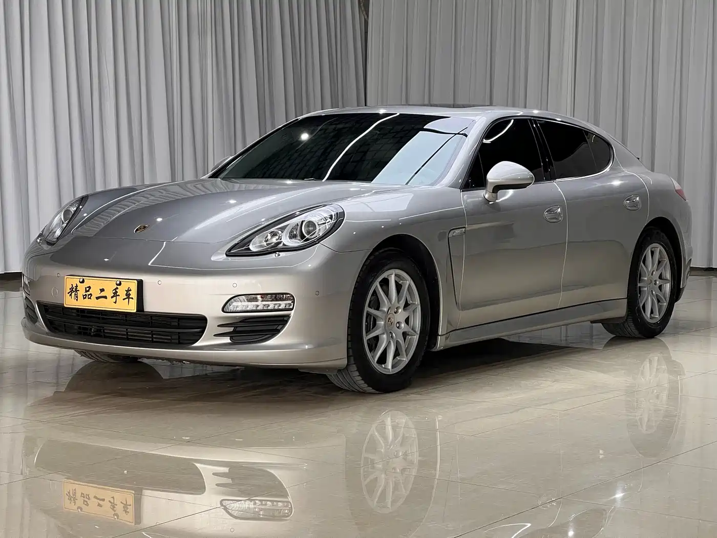 Porsche Panamera 2013 Panamera Platinum Edition 3.6L