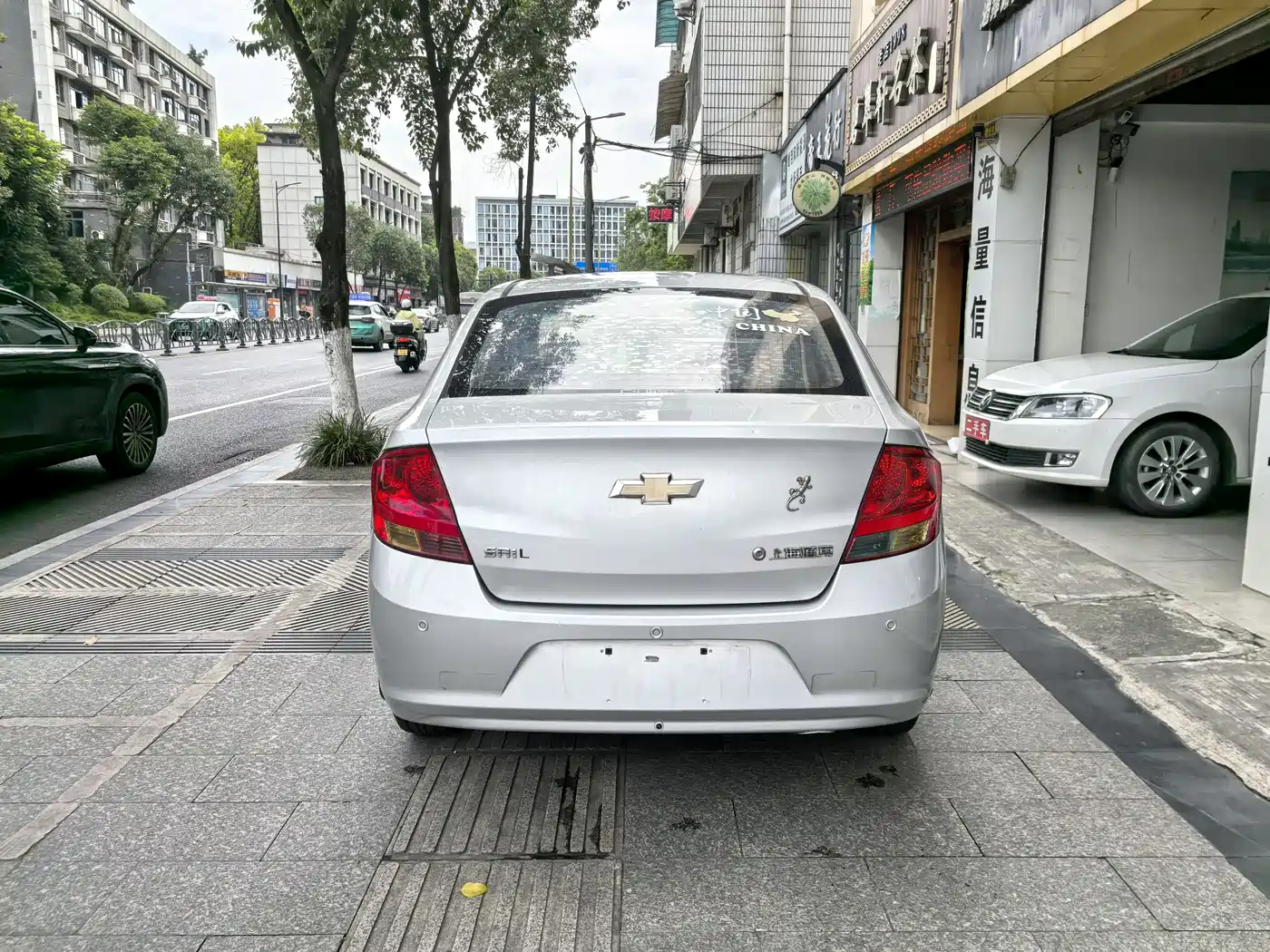 Chevrolet Sail 2013 Sedan 1.4L Manual Premium Happiness Edition фото 5