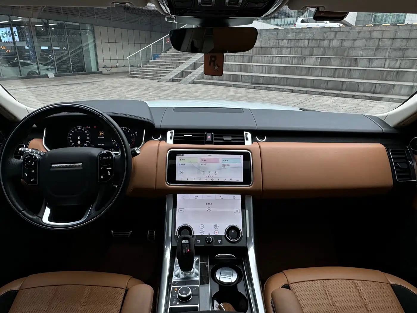 Land Rover Range Rover Sport 2022 3.0 L6 Gloss Black Edition фото 8