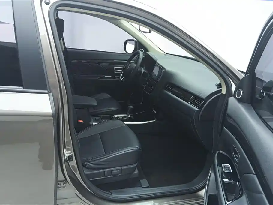 Mitsubishi Outlander 2019 2.0L 2WD Enjoy Edition 5-seater China V фото 8
