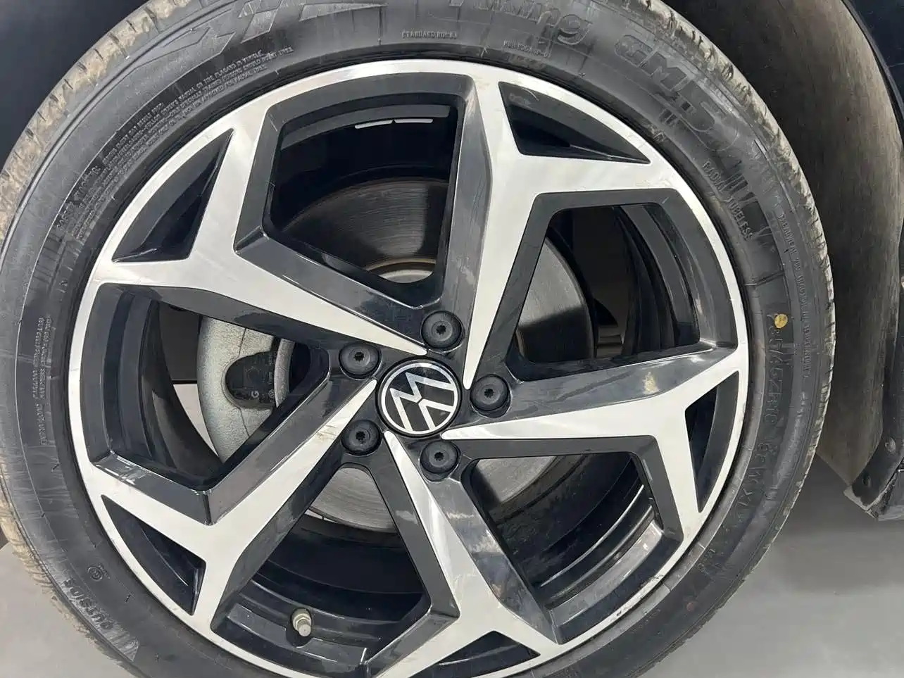 Volkswagen Magotan 2023 2 Million Units Anniversary Edition 330TSI DSG Leading Type фото 5