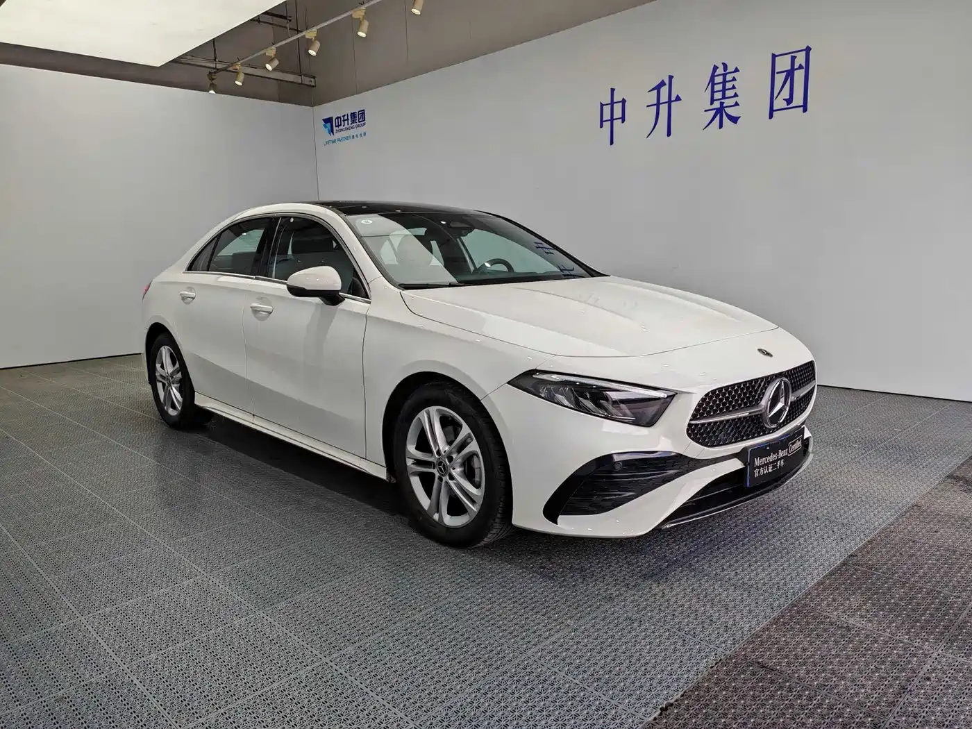 Mercedes-Benz A-Class 2025 A 180 L фото 3