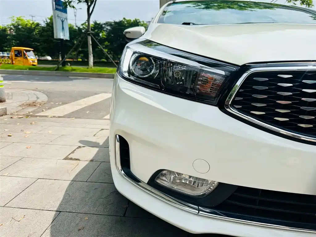 Kia K3 2017 1.6L Automatic 15th Anniversary Special GLS фото 4