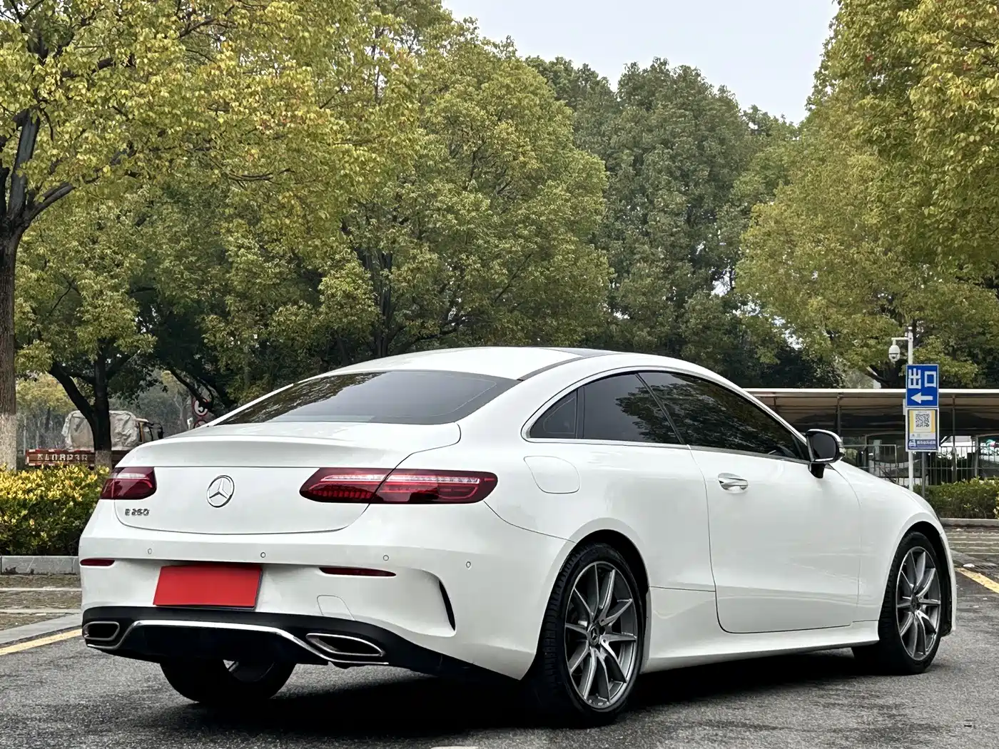 MERCEDES-BENZ E-CLASS (IMPORTED)