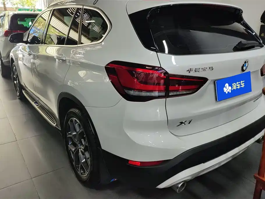 BMW X1 2022 sDrive25Li Leading фото 3