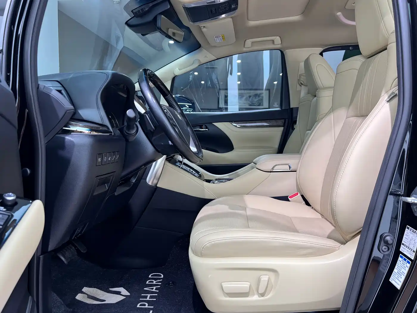Toyota Alphard 2021 Hybrid 2.5L Ultimate фото 10