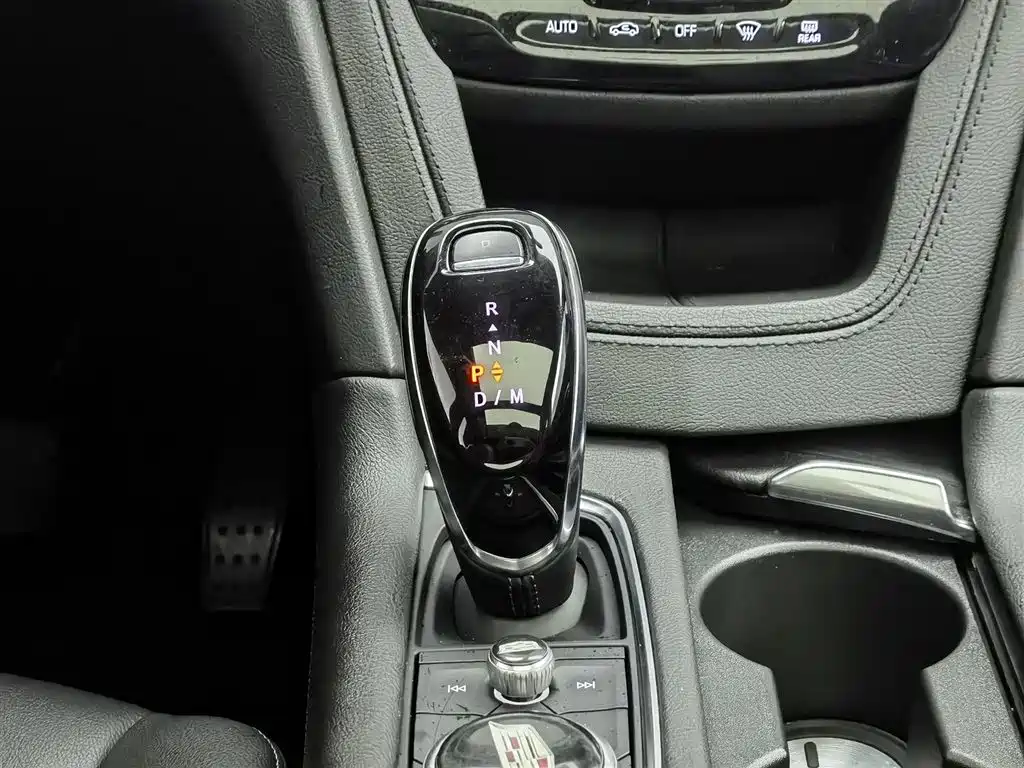 Cadillac XT5 2022 2.0T 2WD Luxury фото 13