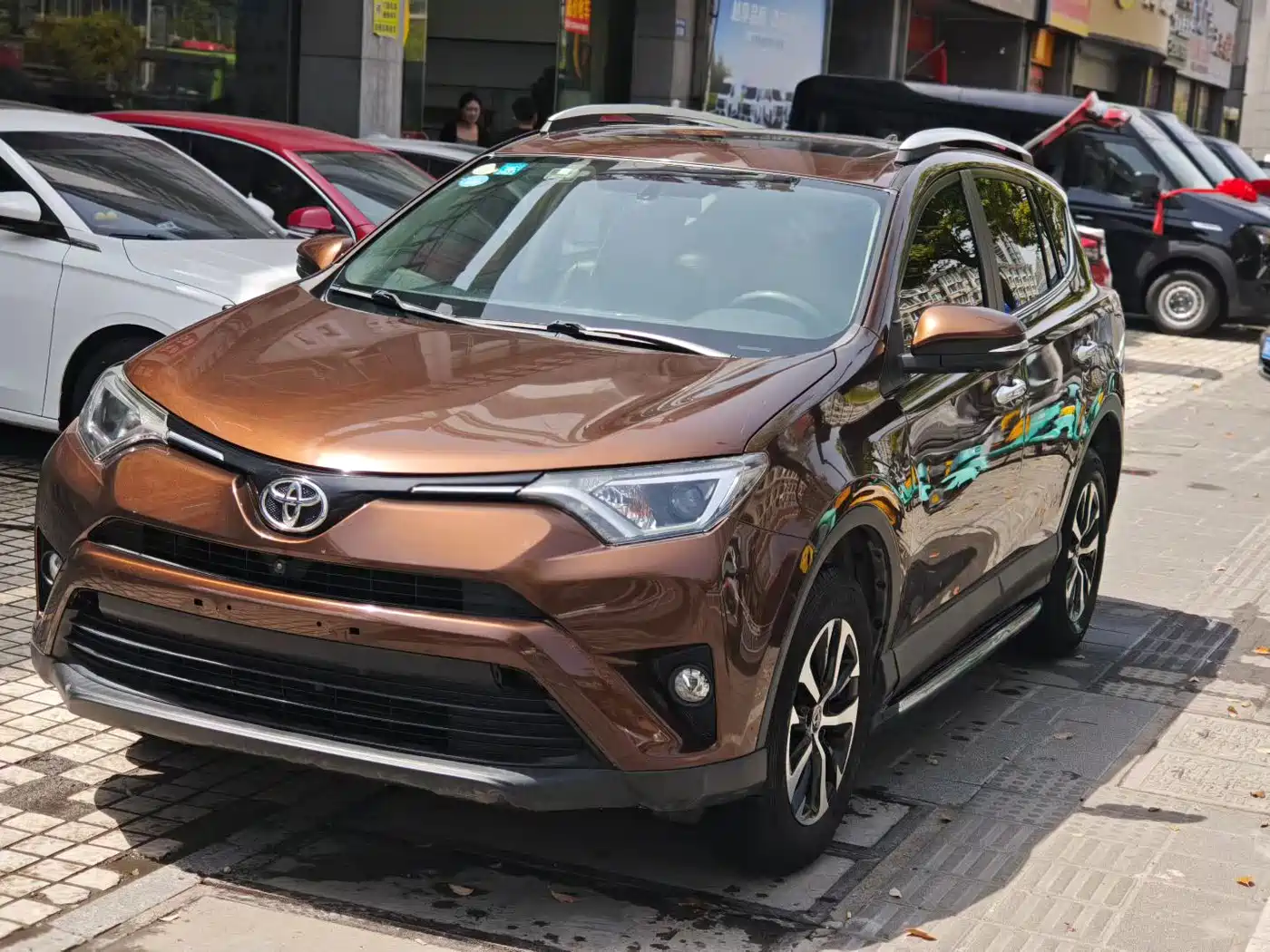 Toyota RAV4 Rongfang 2016 2.0L CVT 2WD Trend (China V) фото 2