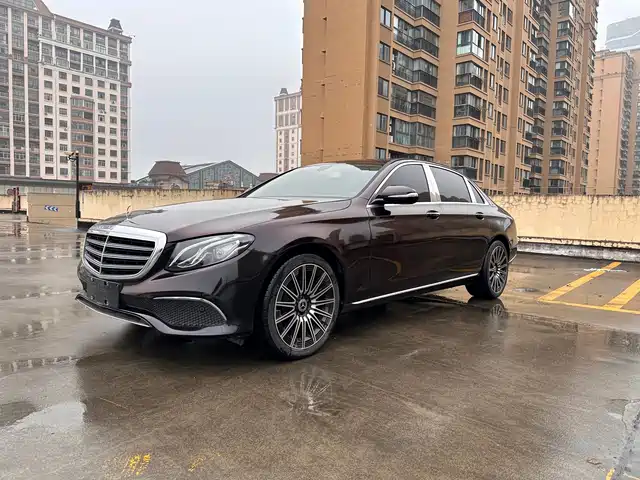 MERCEDES-BENZ E CLASS