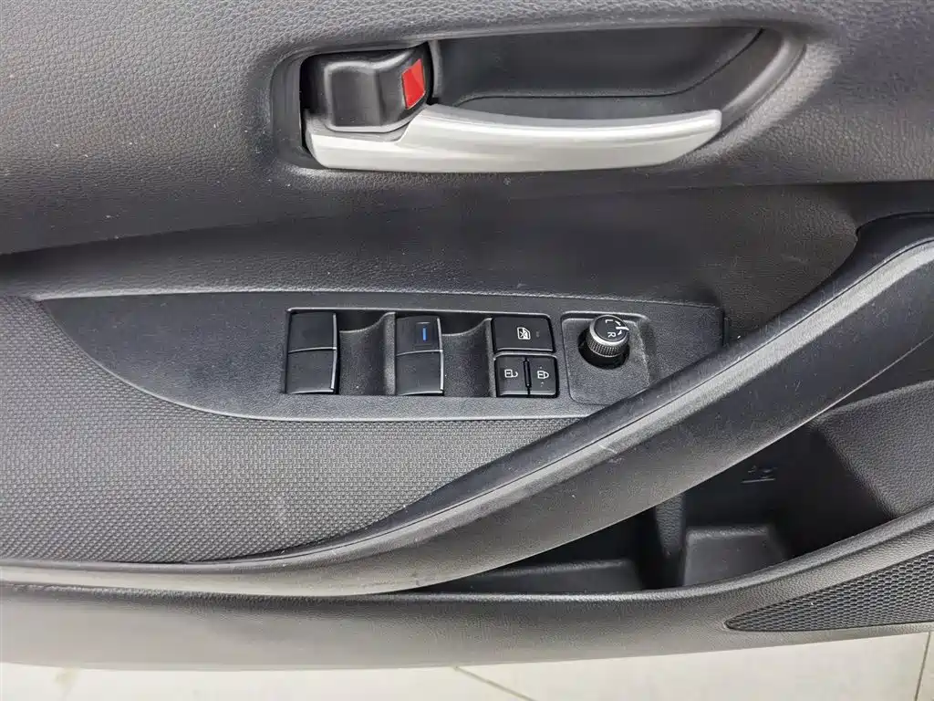 Toyota Levin 2022 185T CVT Luxury Edition фото 9