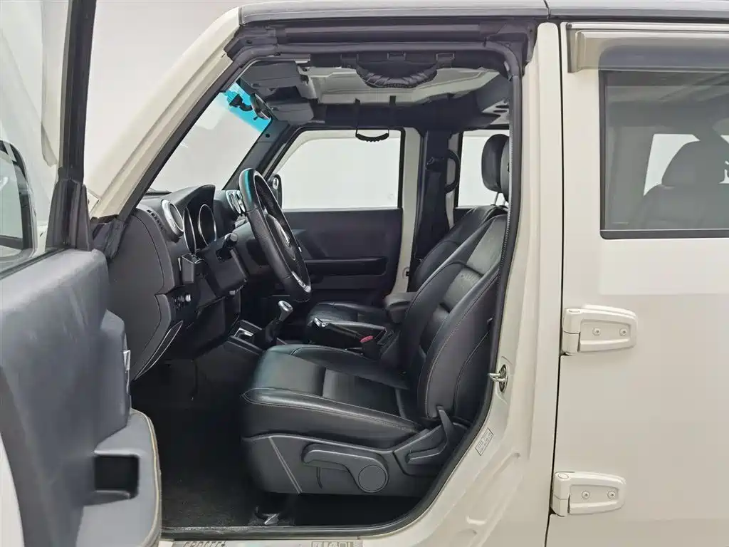 BAIC ORV Beijing Offroad BJ40 2016 Model 40L 2.0T Manual 4WD Premium фото 10