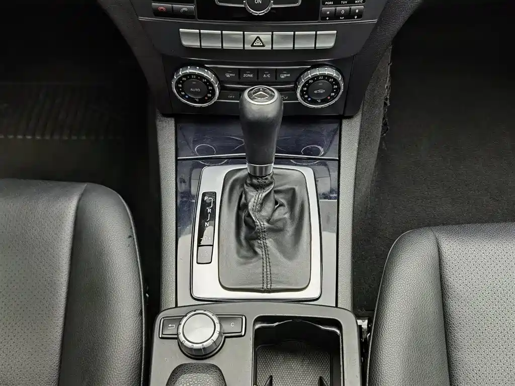 Mercedes-Benz C-Class 2011 C 180K Classic фото 13