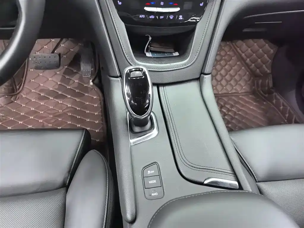 Cadillac XT5 2016 28T AWD Luxury Model фото 10