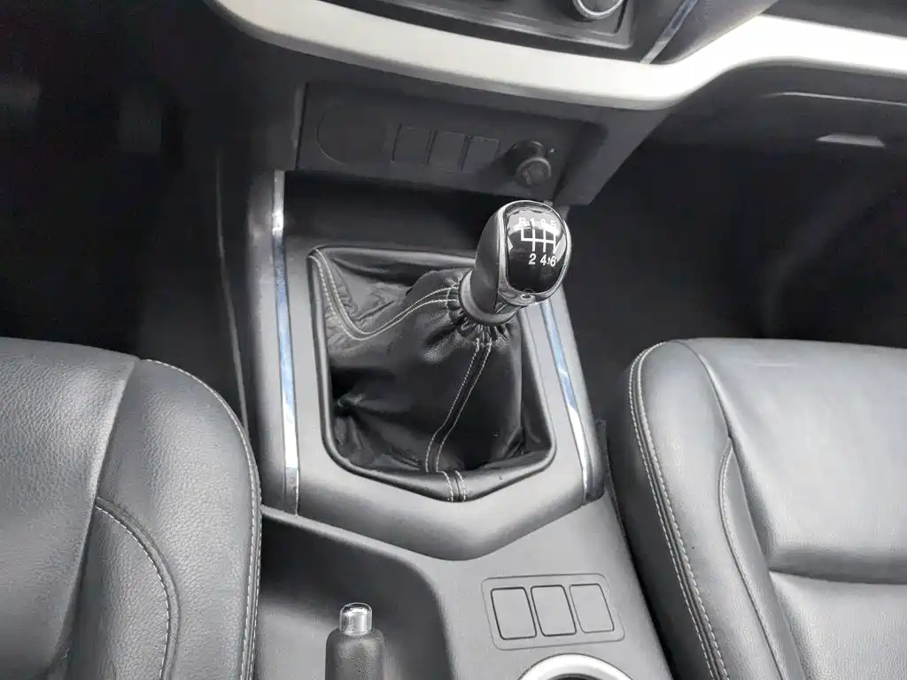 Dongfeng Palasso 2021 2021 1.8T Manual 2WD Elite Edition